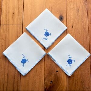 Set of 3 Vintage White Cotton Napkins / Handkerchiefs – Blue Floral Embroidery